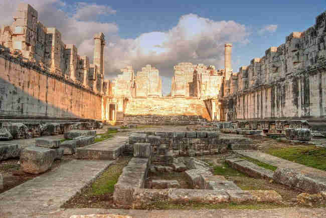 Temple-of-Apollo-Didyma.jpg